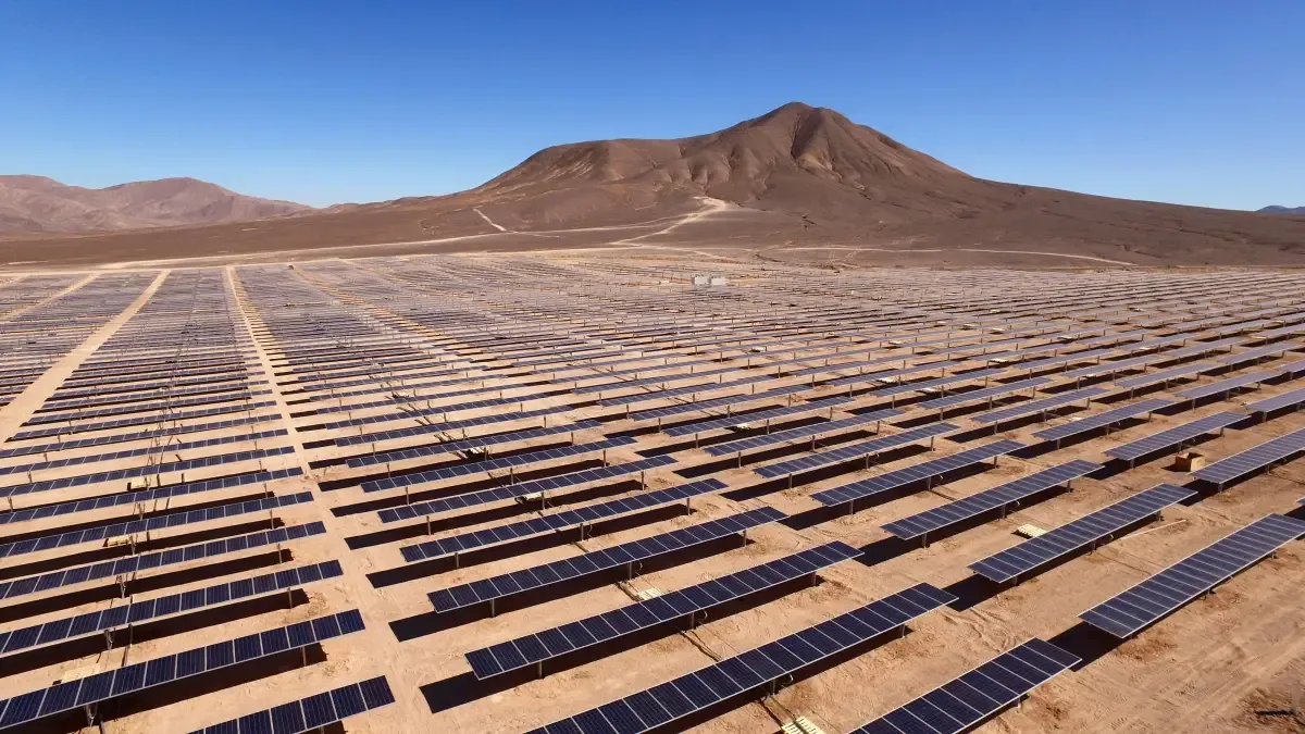 Pannelli fotovoltaici installati su un tetto